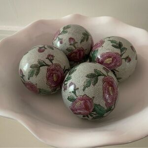 Vintage Hand-painted carpet balls - set of 4